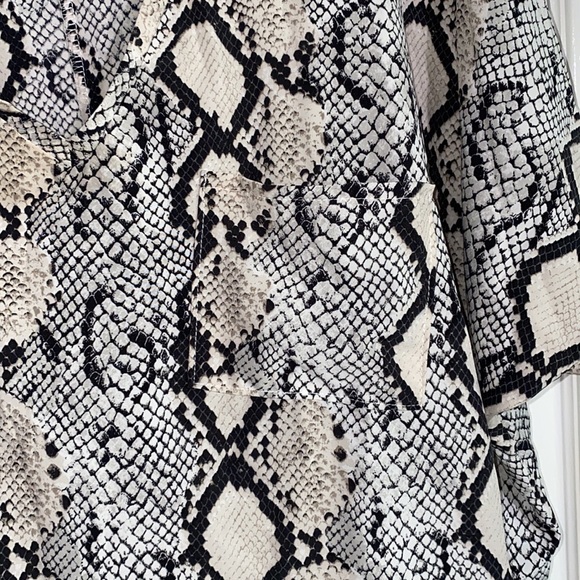 Fake snake skin top! - Picture 3 of 3